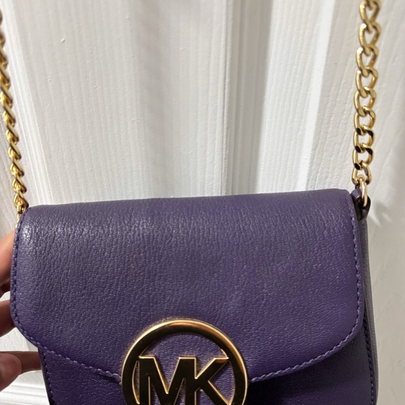 Michael Kors Violet Crossbody Bag with Gold Accents - Picture 2 of 3